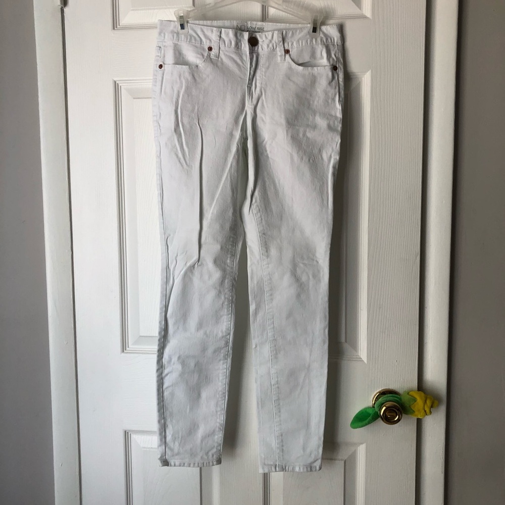 No Boundaries White Low Rise Skinny Jeans